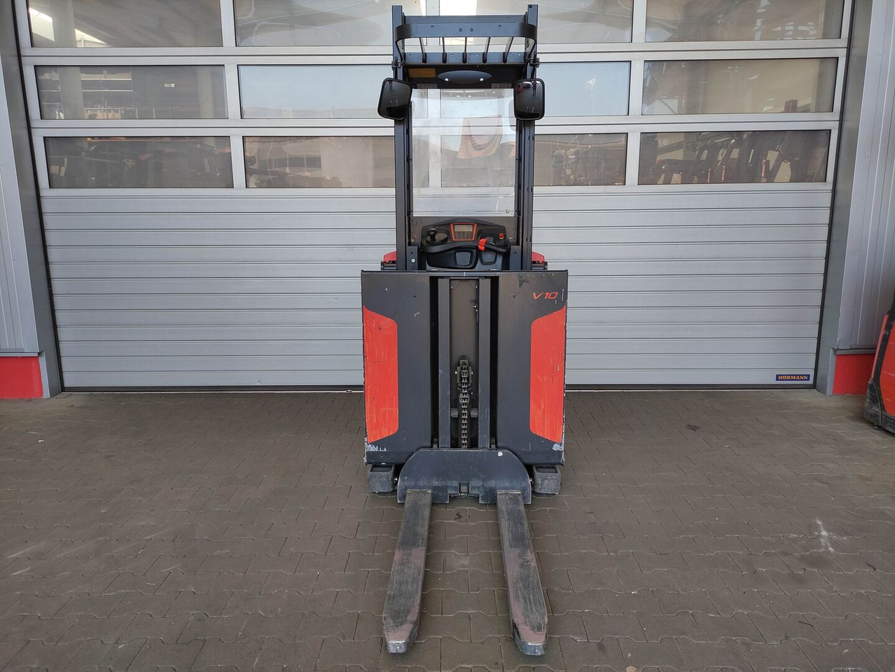 Linde V10-02 - Vychystávací vozík: obrázek 3 Linde V10-02 - Vychystávací vozík: obrázek 3
