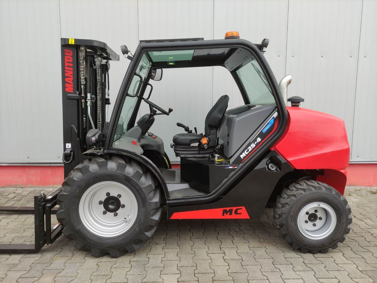 Manitou MC25-4 DK ST5 S1 (NEU) - Vysokozdvižný vozík terénní: obrázek 1 Manitou MC25-4 DK ST5 S1 (NEU) - Vysokozdvižný vozík terénní: obrázek 1
