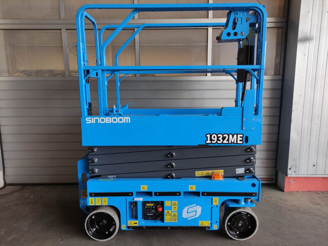 Sinoboom 1932ME/GTJZ0608ME *NEU* - Nůžková plošina: obrázek 2 Sinoboom 1932ME/GTJZ0608ME *NEU* - Nůžková plošina: obrázek 2