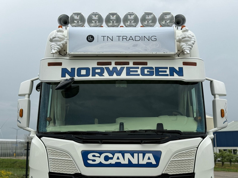 Scania R450 SHOW TRUCK, INTERIOR, STEERING, RETARDER, 570.000 KM. - Tahač: obrázek 4 Scania R450 SHOW TRUCK, INTERIOR, STEERING, RETARDER, 570.000 KM. - Tahač: obrázek 4