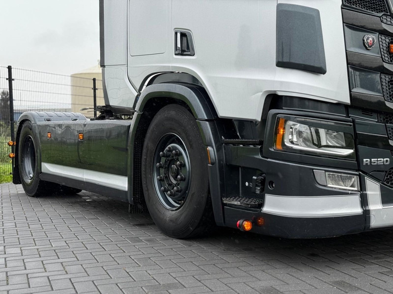 Scania R520 V8 NGS 6 BALLOONS, FULL AIR, RETARDER, 2X TANK, SHOW, FULL SPOILER. - Tahač: obrázek 4 Scania R520 V8 NGS 6 BALLOONS, FULL AIR, RETARDER, 2X TANK, SHOW, FULL SPOILER. - Tahač: obrázek 4