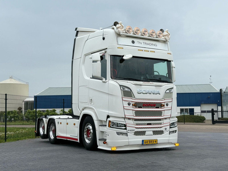 Scania R650 V8 FULL AIR, SHOW TRUCK, SPECIAL INTERIOR, DOUBLE BOOGIE - Tahač: obrázek 1 Scania R650 V8 FULL AIR, SHOW TRUCK, SPECIAL INTERIOR, DOUBLE BOOGIE - Tahač: obrázek 1