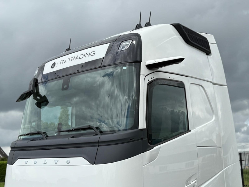 Volvo FH 13.460XL NEW, FULL AIR, ALCOA, HYDRAULIC, XL, FULL. - Tahač: obrázek 4 Volvo FH 13.460XL NEW, FULL AIR, ALCOA, HYDRAULIC, XL, FULL. - Tahač: obrázek 4