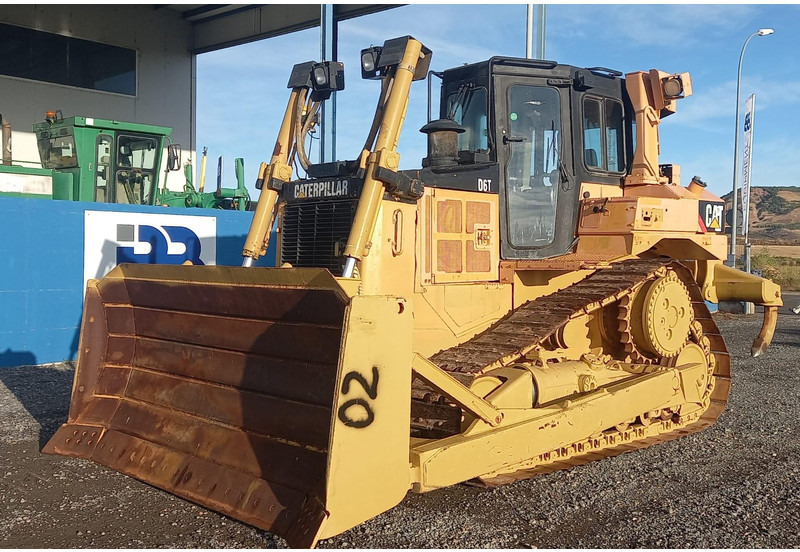 Caterpillar D6T - Buldozer: obrázek 2 Caterpillar D6T - Buldozer: obrázek 2