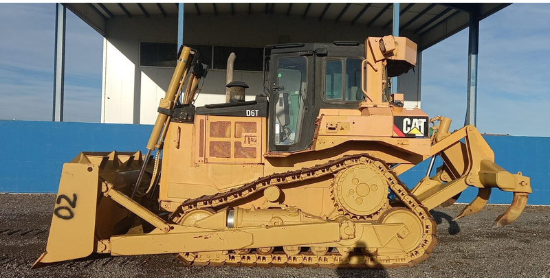 Caterpillar D6T - Buldozer: obrázek 1 Caterpillar D6T - Buldozer: obrázek 1
