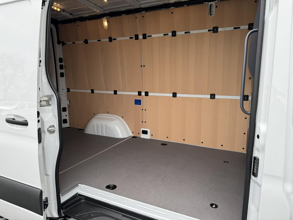 Furgon Mercedes-Benz Sprinter-317 1.9 CDI L2 9G laadruimte bekleed Leder Camera Clima M-bux media systeem DAB: obrázek 10