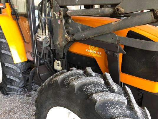 Renault CERES 95 X TRACTEUR + CHARGEUR MX80 - Traktor: obrázek 5 Renault CERES 95 X TRACTEUR + CHARGEUR MX80 - Traktor: obrázek 5