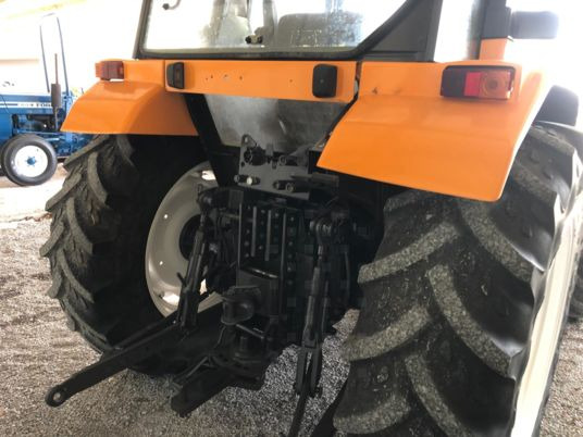 Renault CERES 95 X TRACTEUR + CHARGEUR MX80 - Traktor: obrázek 3 Renault CERES 95 X TRACTEUR + CHARGEUR MX80 - Traktor: obrázek 3