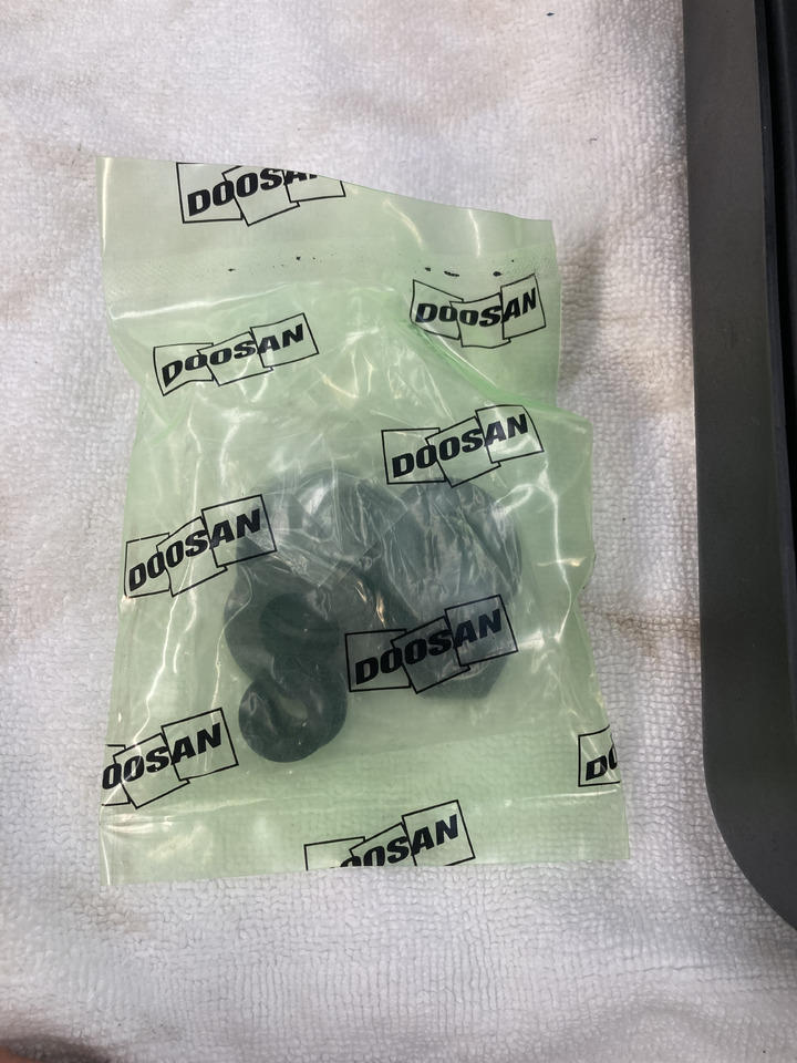Doosan Ruitenwissermotor - Kabina pro Mini rýpadlo: obrázek 3 Doosan Ruitenwissermotor - Kabina pro Mini rýpadlo: obrázek 3