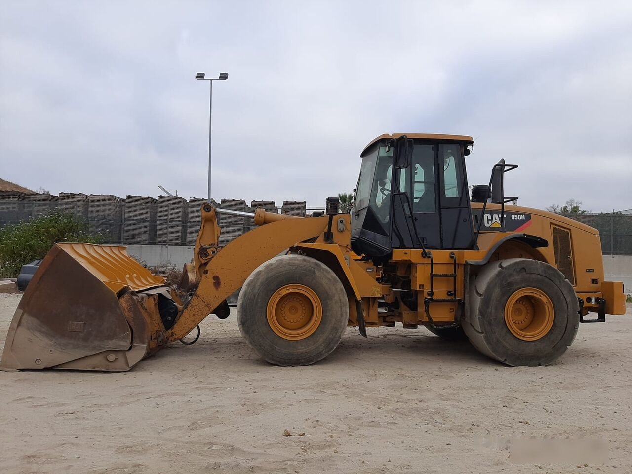 Caterpillar 950H - Kolový nakladač: obrázek 3 Caterpillar 950H - Kolový nakladač: obrázek 3