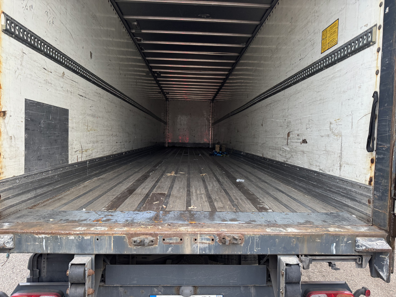 FRUEHAUF Fourgon - Skříňový návěs: obrázek 5 FRUEHAUF Fourgon - Skříňový návěs: obrázek 5