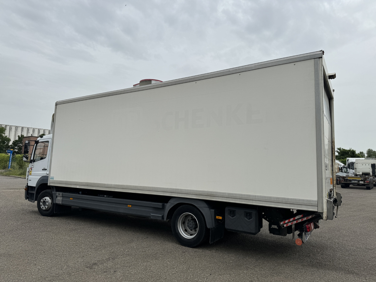 MERCEDES-BENZ ATEGO 1218 - Skříňový nákladní auto: obrázek 5 MERCEDES-BENZ ATEGO 1218 - Skříňový nákladní auto: obrázek 5