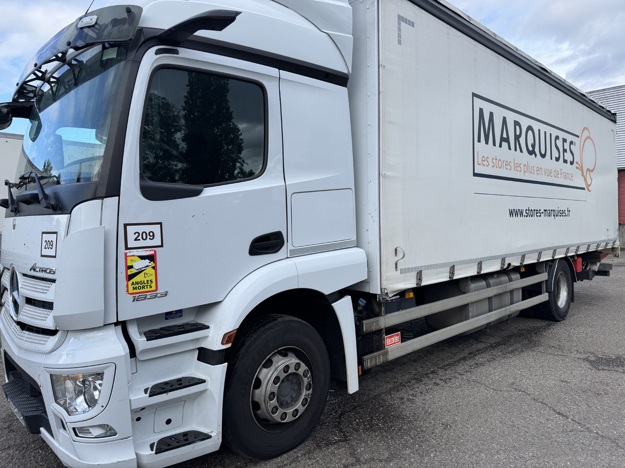 MERCEDES-BENZ Actros - Plachtový nákladní auto: obrázek 2 MERCEDES-BENZ Actros - Plachtový nákladní auto: obrázek 2