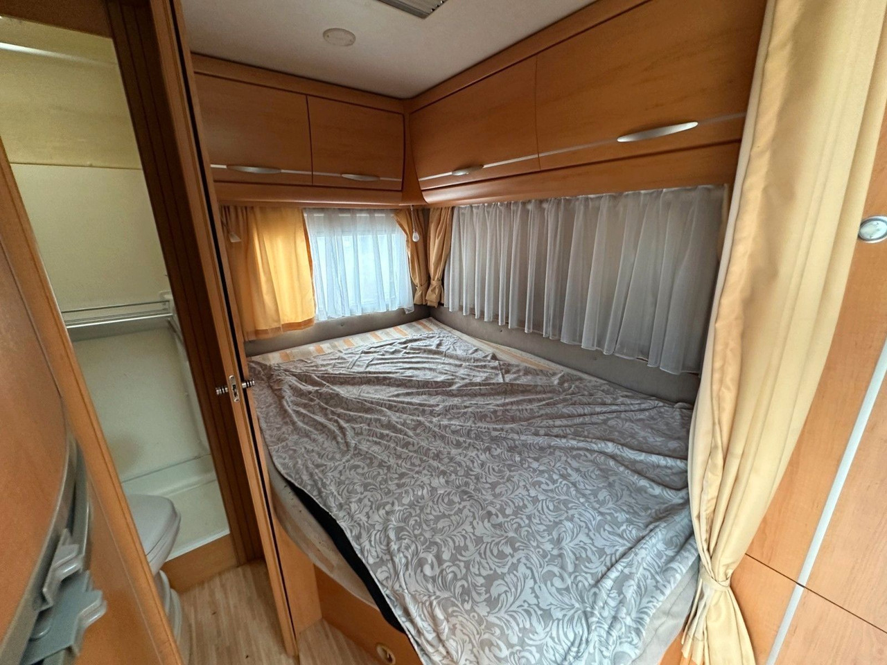 Polointegrovaný obytný vůz HYMER / ERIBA / HYMERCAR TRAMP T 572 CL/Festbett/Klima/Markise HYMER / ERIBA / HYMERCAR TRAMP T 572 CL/Festbett/Klima/Markise: obrázek 23