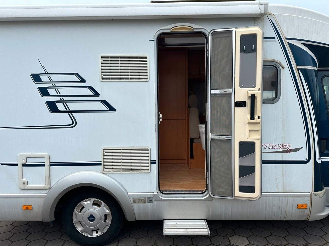 Polointegrovaný obytný vůz HYMER / ERIBA / HYMERCAR TRAMP T 572 CL/Festbett/Klima/Markise HYMER / ERIBA / HYMERCAR TRAMP T 572 CL/Festbett/Klima/Markise: obrázek 11