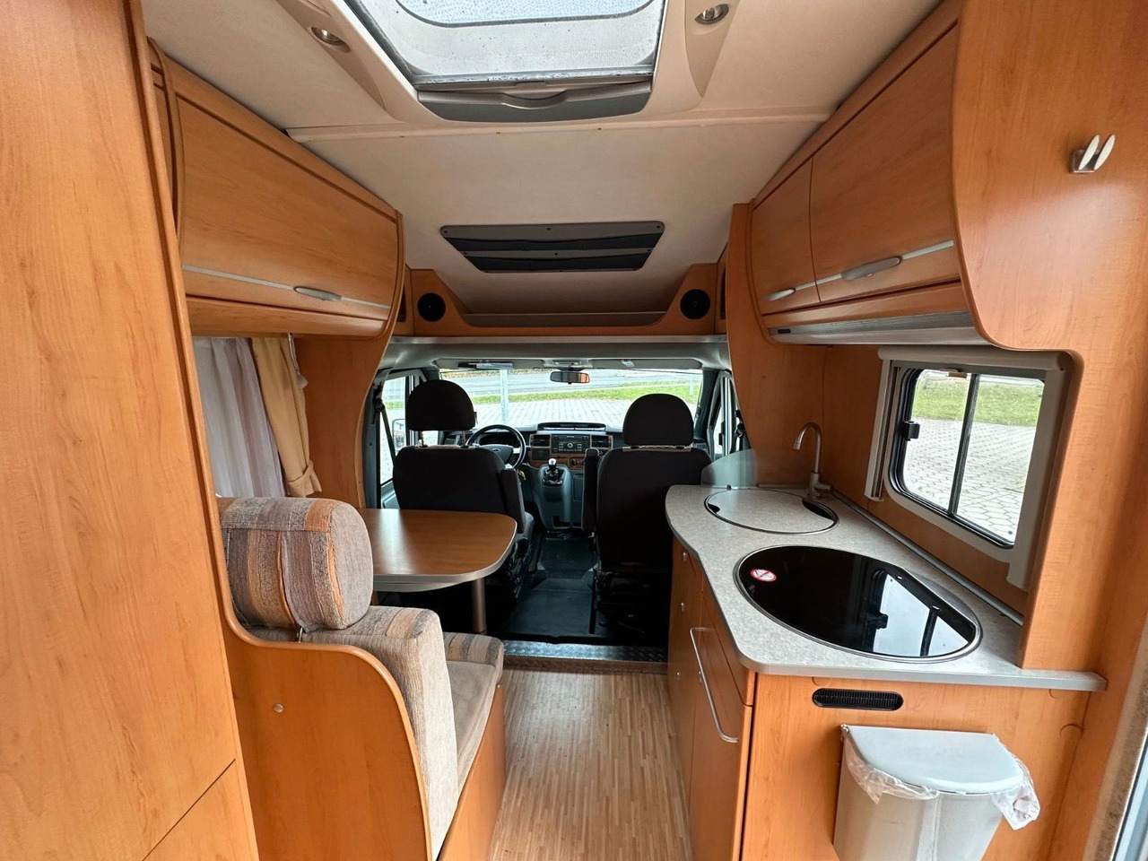 Polointegrovaný obytný vůz HYMER / ERIBA / HYMERCAR TRAMP T 572 CL/Festbett/Klima/Markise HYMER / ERIBA / HYMERCAR TRAMP T 572 CL/Festbett/Klima/Markise: obrázek 22
