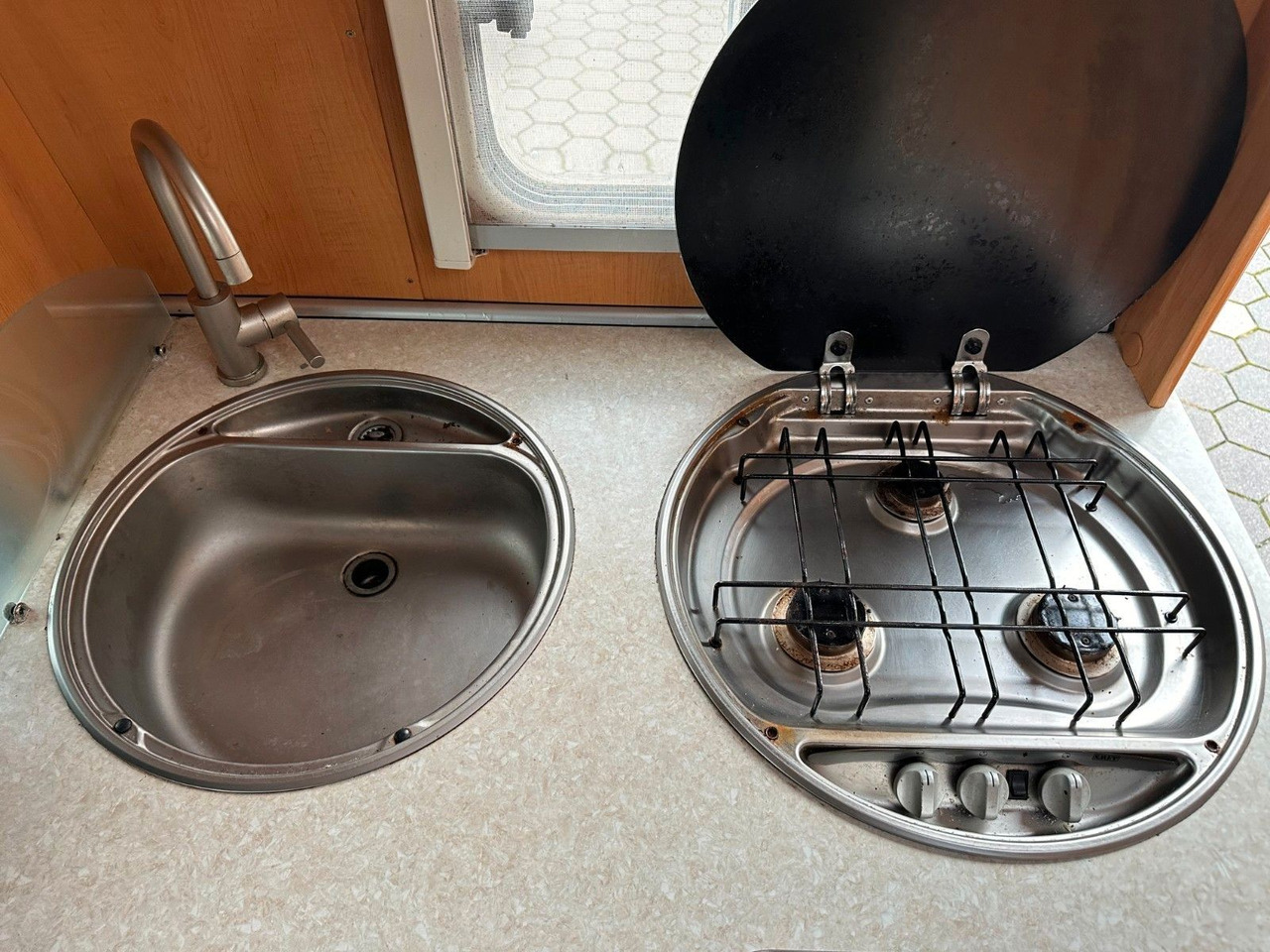 Polointegrovaný obytný vůz HYMER / ERIBA / HYMERCAR TRAMP T 572 CL/Festbett/Klima/Markise HYMER / ERIBA / HYMERCAR TRAMP T 572 CL/Festbett/Klima/Markise: obrázek 27