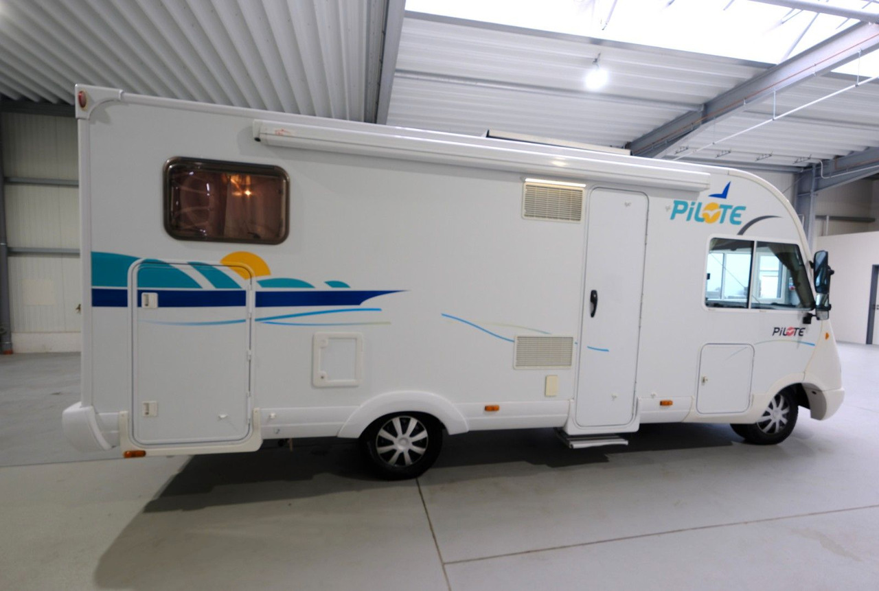 Pilote Aventura/Festbett+Hubbett/Garage/Klima/Solar - Integrovaný obytný vůz: obrázek 4 Pilote Aventura/Festbett+Hubbett/Garage/Klima/Solar - Integrovaný obytný vůz: obrázek 4