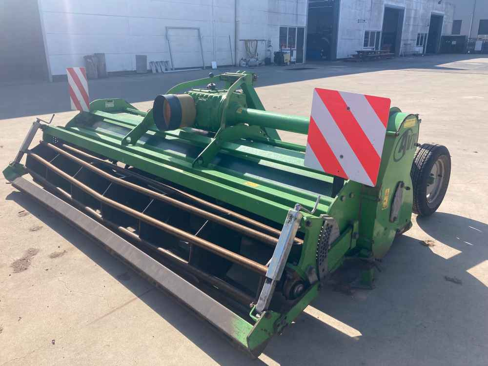 AVR AVR - Multivator - Kombajn: obrázek 1 AVR AVR - Multivator - Kombajn: obrázek 1