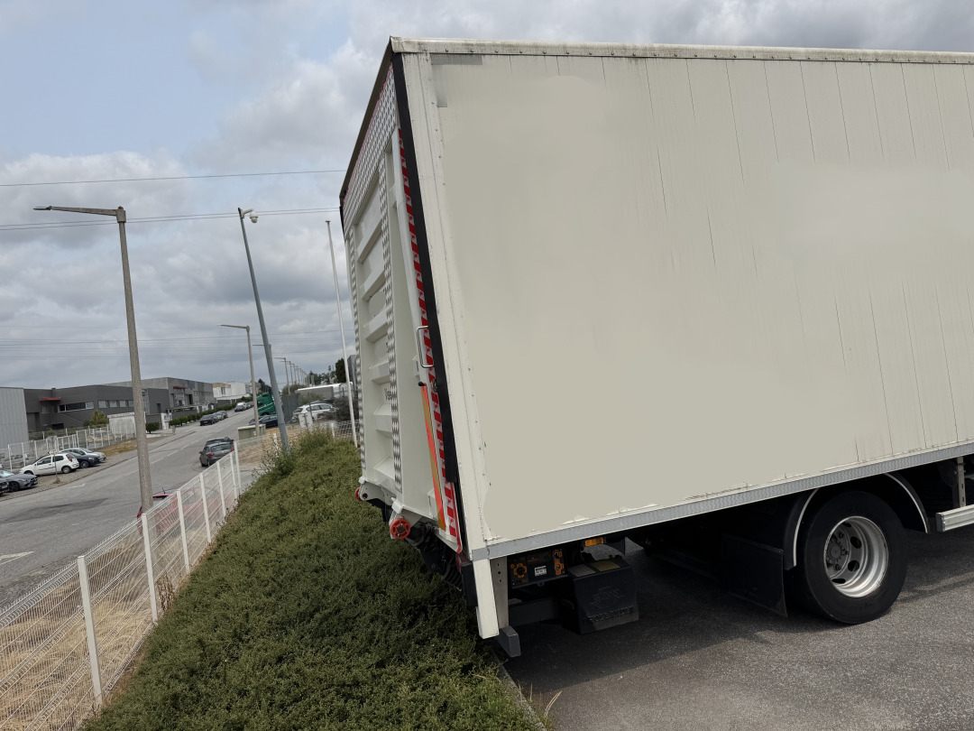 DAF LF 160 45IV - Skříňový nákladní auto: obrázek 3 DAF LF 160 45IV - Skříňový nákladní auto: obrázek 3