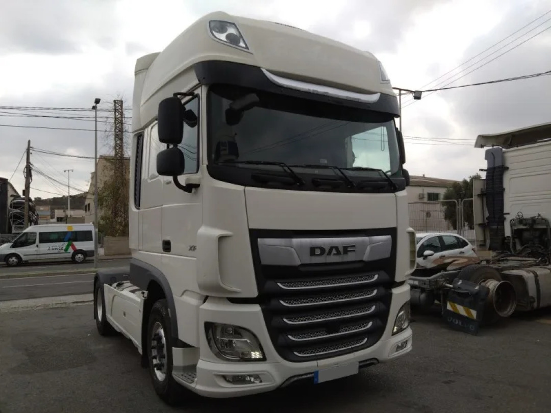 DAF XF 480 Super Space Cab - Tahač: obrázek 2 DAF XF 480 Super Space Cab - Tahač: obrázek 2
