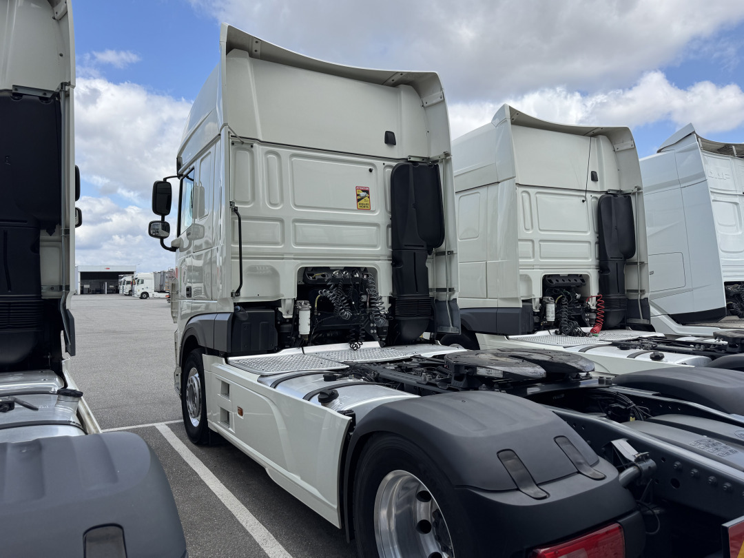 DAF XF 480 Super Space Cab - Tahač: obrázek 4 DAF XF 480 Super Space Cab - Tahač: obrázek 4