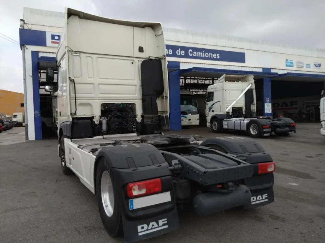 DAF XF 480 Super Space Cab - Tahač: obrázek 4 DAF XF 480 Super Space Cab - Tahač: obrázek 4