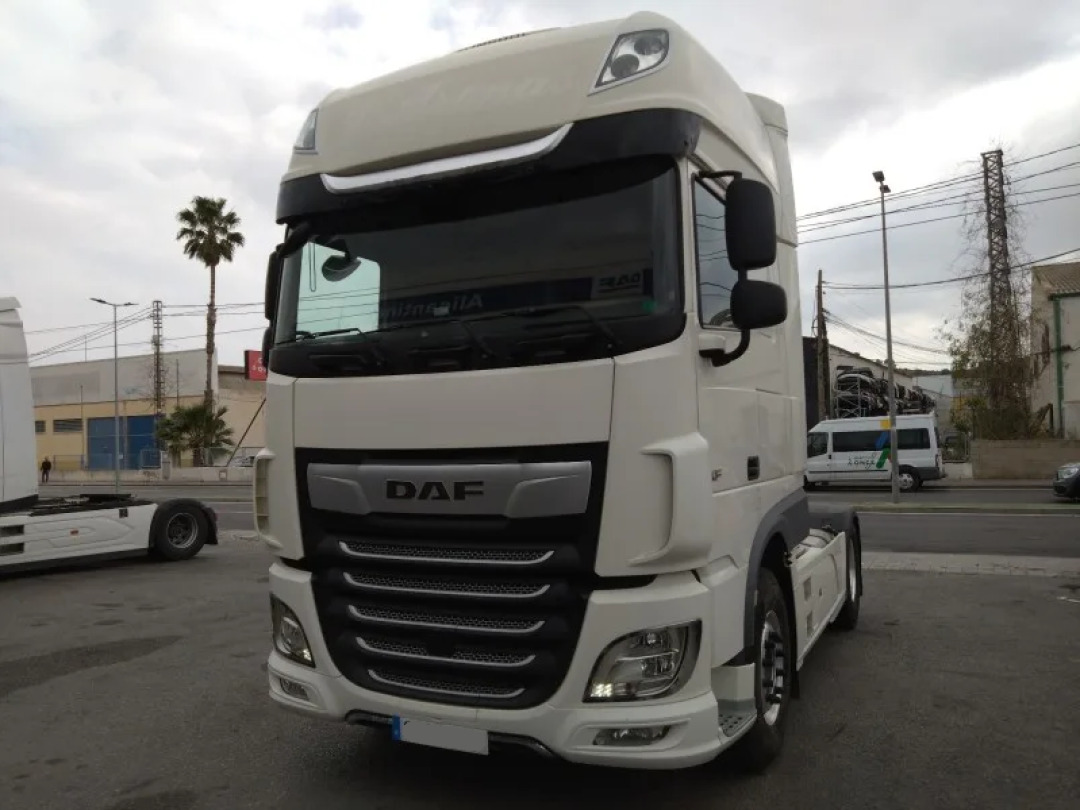 DAF XF 480 Super Space Cab - Tahač: obrázek 1 DAF XF 480 Super Space Cab - Tahač: obrázek 1