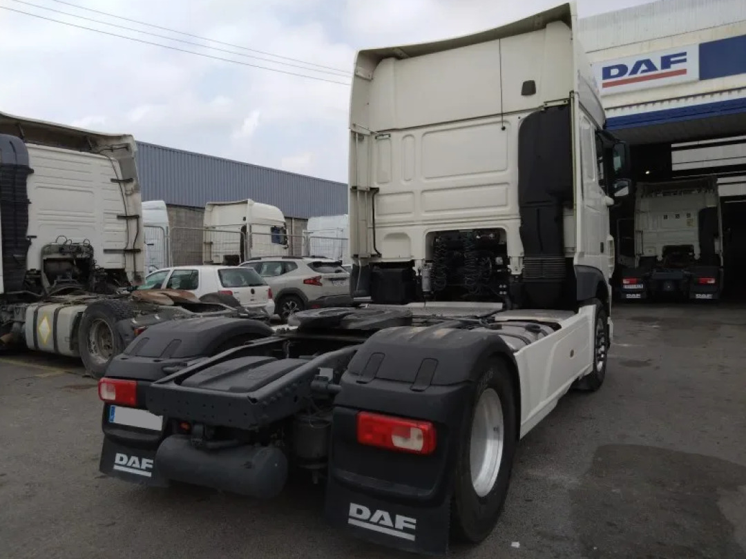 DAF XF 480 Super Space Cab - Tahač: obrázek 3 DAF XF 480 Super Space Cab - Tahač: obrázek 3