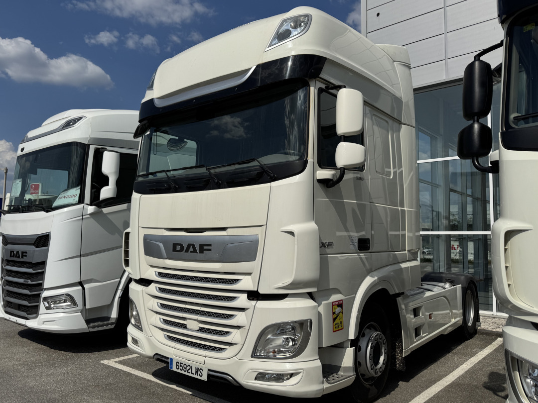DAF XF 530 Super Space Cab - Tahač: obrázek 2 DAF XF 530 Super Space Cab - Tahač: obrázek 2