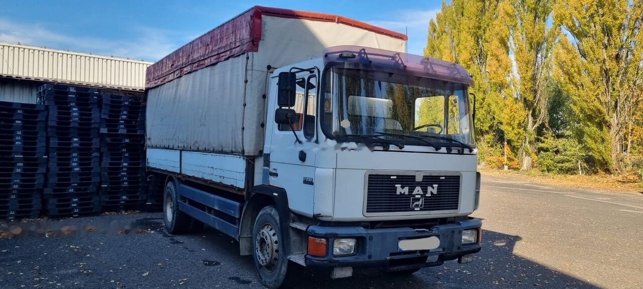 MAN 17.232 - Plachtový nákladní auto: obrázek 1 MAN 17.232 - Plachtový nákladní auto: obrázek 1