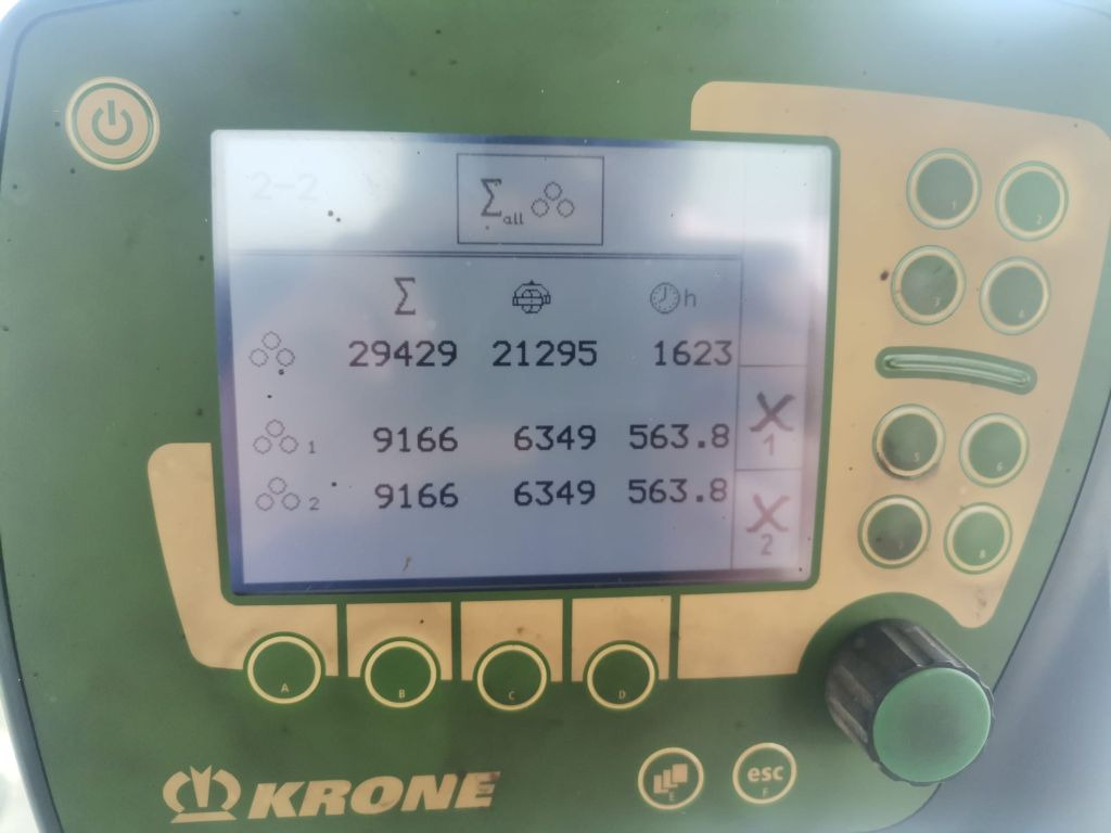 Krone Comprima CV 150 XC (15845) - Lis na válcové balíky: obrázek 2 Krone Comprima CV 150 XC (15845) - Lis na válcové balíky: obrázek 2