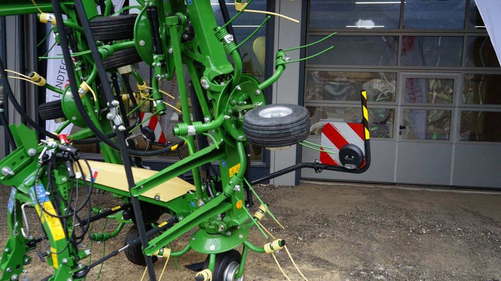 Krone Vendro 820 Highland (20723) - Obraceč/ Shrnovač: obrázek 3 Krone Vendro 820 Highland (20723) - Obraceč/ Shrnovač: obrázek 3