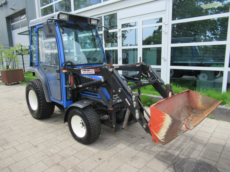 Iseki TF321H 4x4 + Cabine + Voorlader + Fronthef - Traktor: obrázek 2 Iseki TF321H 4x4 + Cabine + Voorlader + Fronthef - Traktor: obrázek 2