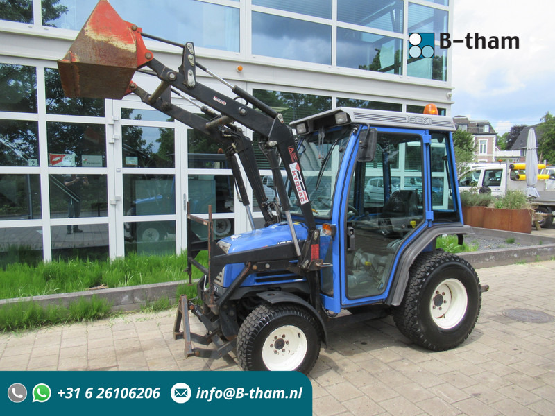 Iseki TF321H 4x4 + Cabine + Voorlader + Fronthef - Traktor: obrázek 1 Iseki TF321H 4x4 + Cabine + Voorlader + Fronthef - Traktor: obrázek 1