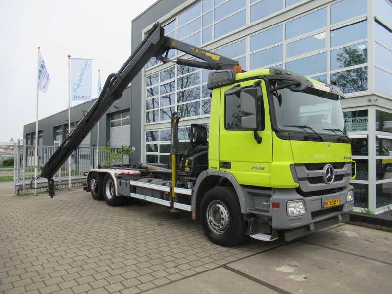 Mercedes-Benz Actros 2532 LTNLA 6X2 Hooklift + Crane, Haak - Kraan - Hákový nosič kontejnerů, Auto s hydraulickou rukou: obrázek 3 Mercedes-Benz Actros 2532 LTNLA 6X2 Hooklift + Crane, Haak - Kraan - Hákový nosič kontejnerů, Auto s hydraulickou rukou: obrázek 3