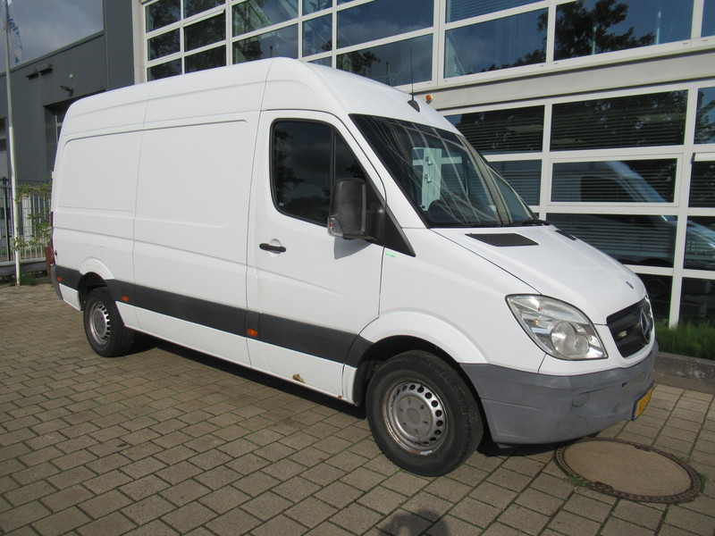 Mercedes-Benz Sprinter 313 2.2 CDI 366 L2H2 AIRCO - Klima - Furgon: obrázek 2 Mercedes-Benz Sprinter 313 2.2 CDI 366 L2H2 AIRCO - Klima - Furgon: obrázek 2
