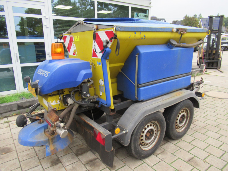 NIDO AWK 2500-1 Stratos B11L-18 ACLN280 1,1M3 + 500L Zoutstrooier Salzstreuer - Sypač písku/ Soli: obrázek 2 NIDO AWK 2500-1 Stratos B11L-18 ACLN280 1,1M3 + 500L Zoutstrooier Salzstreuer - Sypač písku/ Soli: obrázek 2