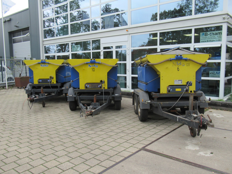 NIDO AWK 2500-1 Stratos B11L-18 ACLN280 1,1M3 + 500L Zoutstrooier Salzstreuer - Sypač písku/ Soli: obrázek 3 NIDO AWK 2500-1 Stratos B11L-18 ACLN280 1,1M3 + 500L Zoutstrooier Salzstreuer - Sypač písku/ Soli: obrázek 3