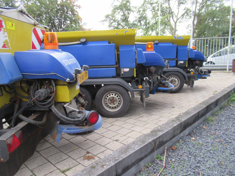 NIDO AWK 2500-1 Stratos B11L-18 ACLN280 1,1M3 + 500L Zoutstrooier Salzstreuer - Sypač písku/ Soli: obrázek 5 NIDO AWK 2500-1 Stratos B11L-18 ACLN280 1,1M3 + 500L Zoutstrooier Salzstreuer - Sypač písku/ Soli: obrázek 5