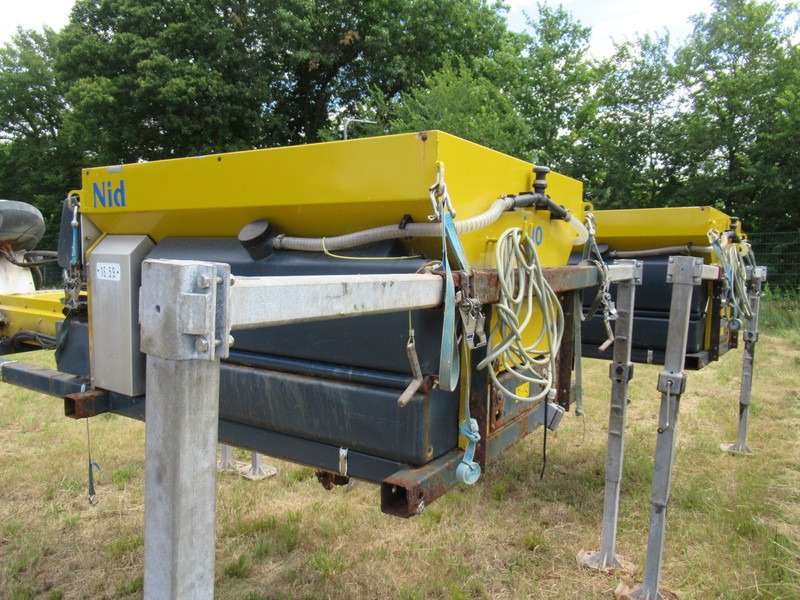 NIDO - Schmidt STRATOS B08-27 PALN 0,8m3 + 350 L Zoutstrooier - Sypač písku/ Soli: obrázek 4 NIDO - Schmidt STRATOS B08-27 PALN 0,8m3 + 350 L Zoutstrooier - Sypač písku/ Soli: obrázek 4