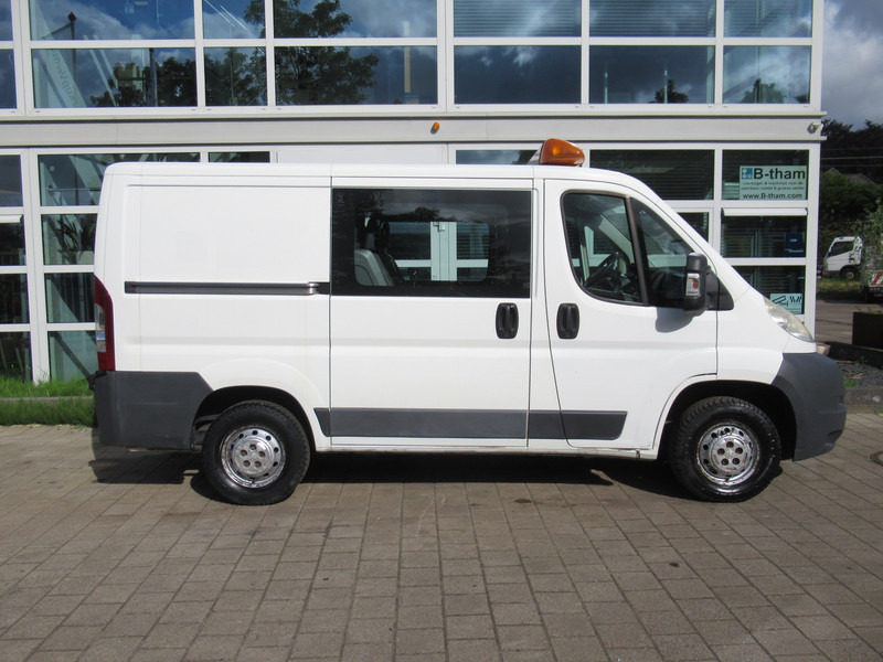 Peugeot Boxer 330 2.2 HDI L1H1 P+ Dubbelcabine DOKA airco - Malá dodávka, Dodávka s dvojitou kabinou: obrázek 2 Peugeot Boxer 330 2.2 HDI L1H1 P+ Dubbelcabine DOKA airco - Malá dodávka, Dodávka s dvojitou kabinou: obrázek 2