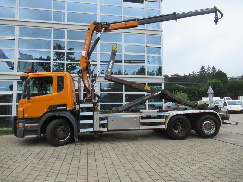 Scania P 320 B 6x2*4 + HMF 835 + HYVA Haakarm - Hákový nosič kontejnerů, Auto s hydraulickou rukou: obrázek 3 Scania P 320 B 6x2*4 + HMF 835 + HYVA Haakarm - Hákový nosič kontejnerů, Auto s hydraulickou rukou: obrázek 3