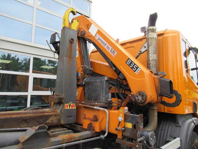 Scania P 320 B 6x2*4 + HMF 835 + HYVA Haakarm - Hákový nosič kontejnerů, Auto s hydraulickou rukou: obrázek 5 Scania P 320 B 6x2*4 + HMF 835 + HYVA Haakarm - Hákový nosič kontejnerů, Auto s hydraulickou rukou: obrázek 5