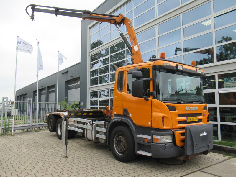 Scania P 320 B 6x2*4 + HMF 835 + HYVA Haakarm - Hákový nosič kontejnerů, Auto s hydraulickou rukou: obrázek 2 Scania P 320 B 6x2*4 + HMF 835 + HYVA Haakarm - Hákový nosič kontejnerů, Auto s hydraulickou rukou: obrázek 2