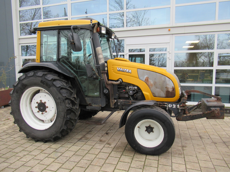Valtra A75 4x2 + Fronthef VALMET - Traktor: obrázek 4 Valtra A75 4x2 + Fronthef VALMET - Traktor: obrázek 4