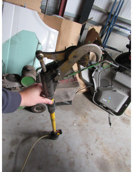 Votex Yanmar Diesel Pneumatische Snoei-unit Pneumatisch Snoei gereedschap - Zemědělská technika: obrázek 5 Votex Yanmar Diesel Pneumatische Snoei-unit Pneumatisch Snoei gereedschap - Zemědělská technika: obrázek 5