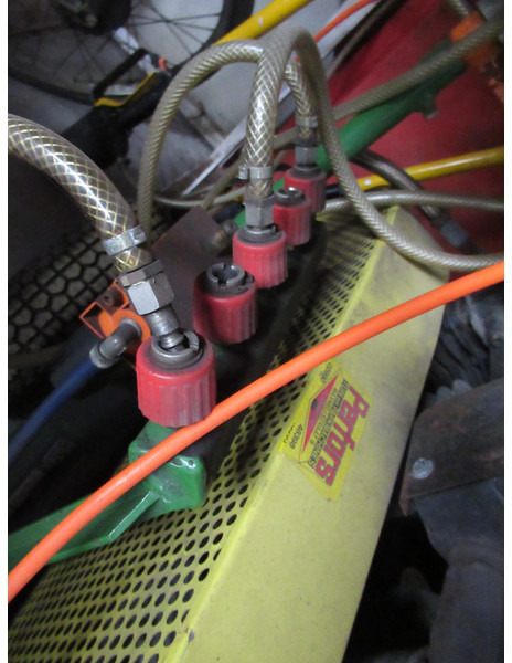 Votex Yanmar Diesel Pneumatische Snoei-unit Pneumatisch Snoei gereedschap - Zemědělská technika: obrázek 3 Votex Yanmar Diesel Pneumatische Snoei-unit Pneumatisch Snoei gereedschap - Zemědělská technika: obrázek 3