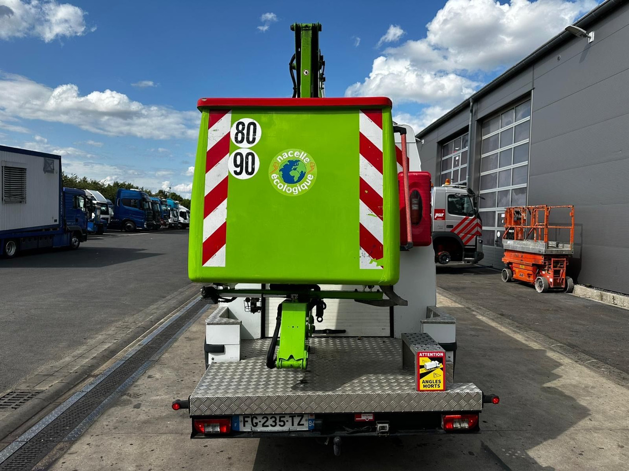 Iveco Daily 50C18 Hi-Matic/17m/Euro6/2-Punkt - Autoplošina: obrázek 4 Iveco Daily 50C18 Hi-Matic/17m/Euro6/2-Punkt - Autoplošina: obrázek 4