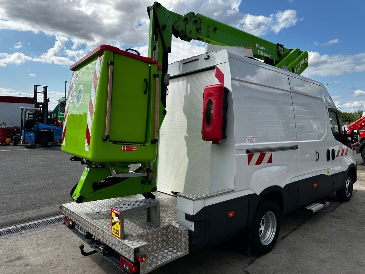 Iveco Daily 50C18 Hi-Matic/17m/Euro6/2-Punkt - Autoplošina: obrázek 5 Iveco Daily 50C18 Hi-Matic/17m/Euro6/2-Punkt - Autoplošina: obrázek 5